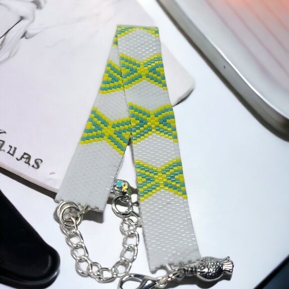 #89 HAND CRAFTED Bracelet handcrafted handmade white torquoise yellow - Picture 1 of 8